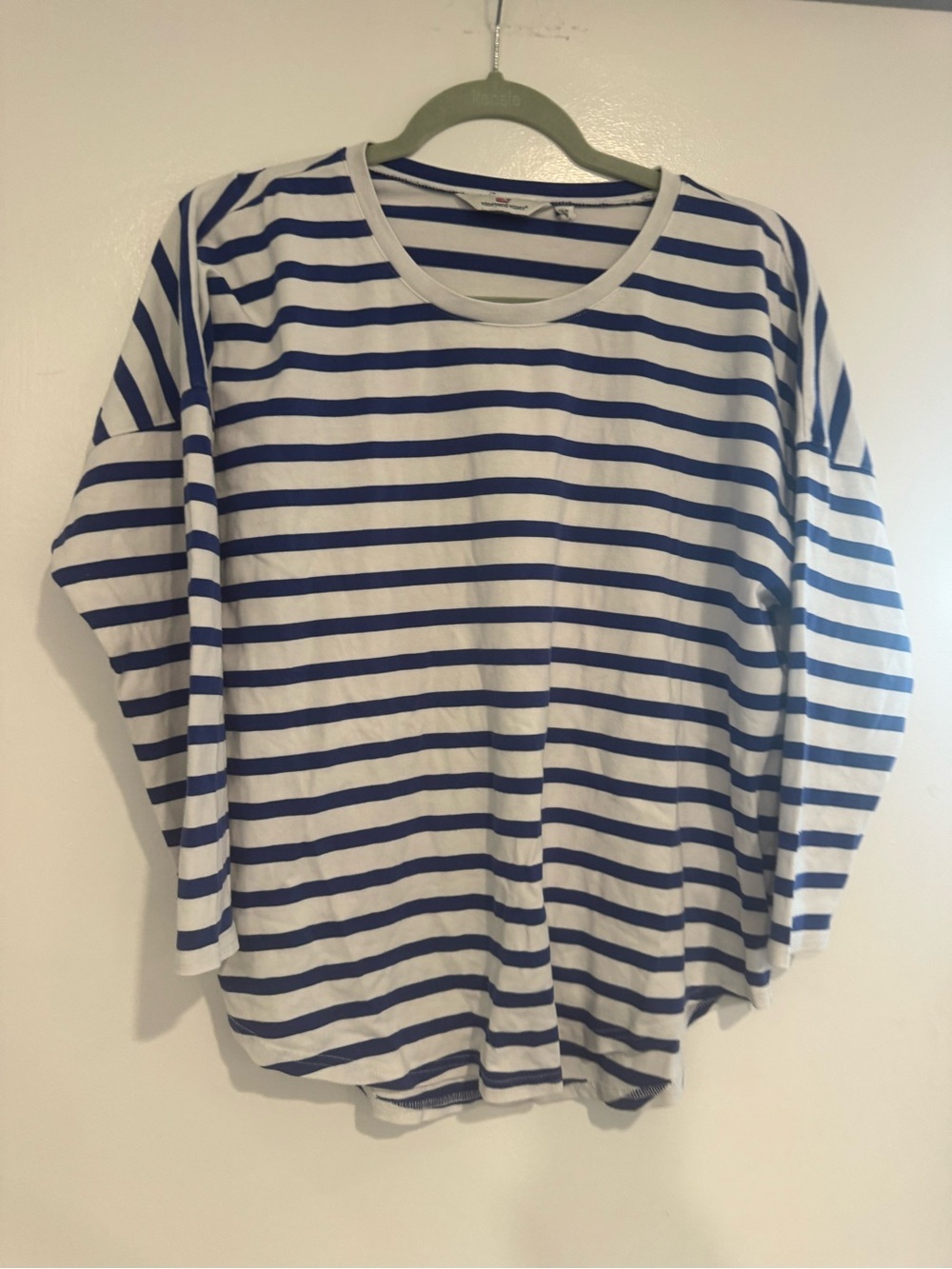 Vineyard Vines Blue and White Striped Boat Tee size Small